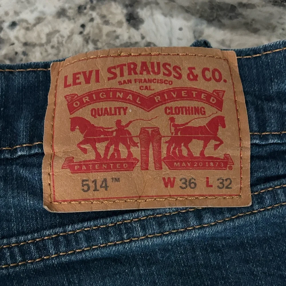 Men’s Levi’s Classic 514 Straight Leg Jeans Dark Wash Size 36